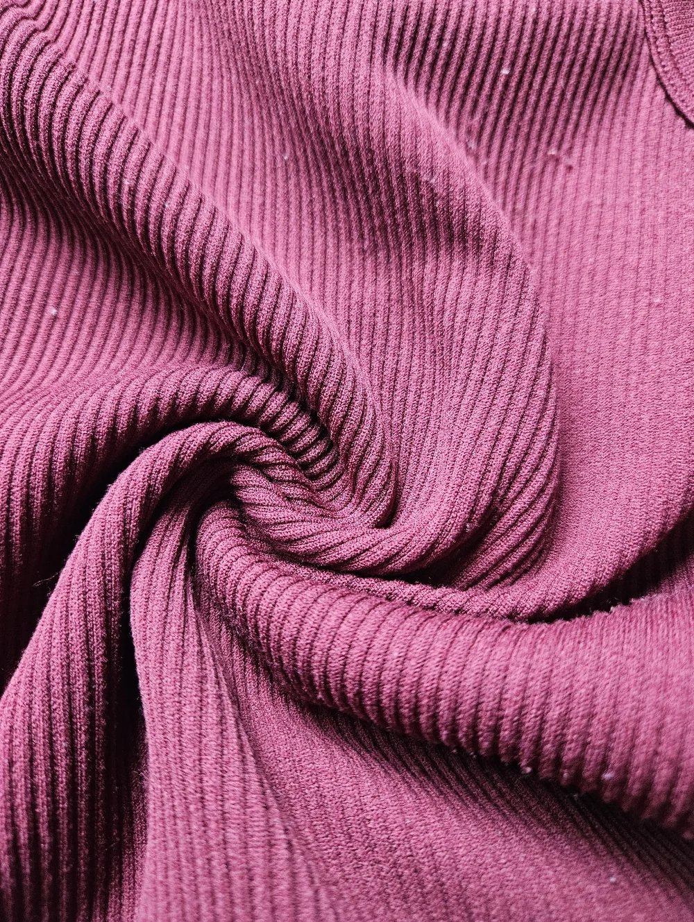 LC Couture Burgundy Ribbed High Neck Tank Top L/XL - Picture 4 of 4
